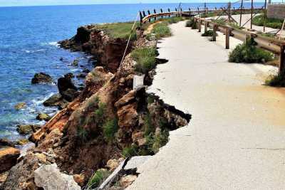 Bari, il dissesto della costa di Torre a Mare: �Se non si interviene croller� tutto�